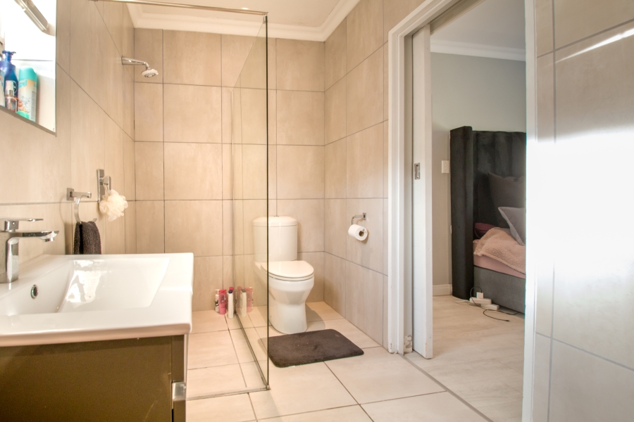 4 Bedroom Property for Sale in Hartenbos Landgoed Western Cape